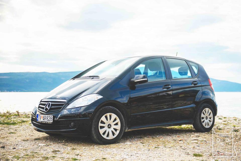 Car rental in Petrovac without a driver